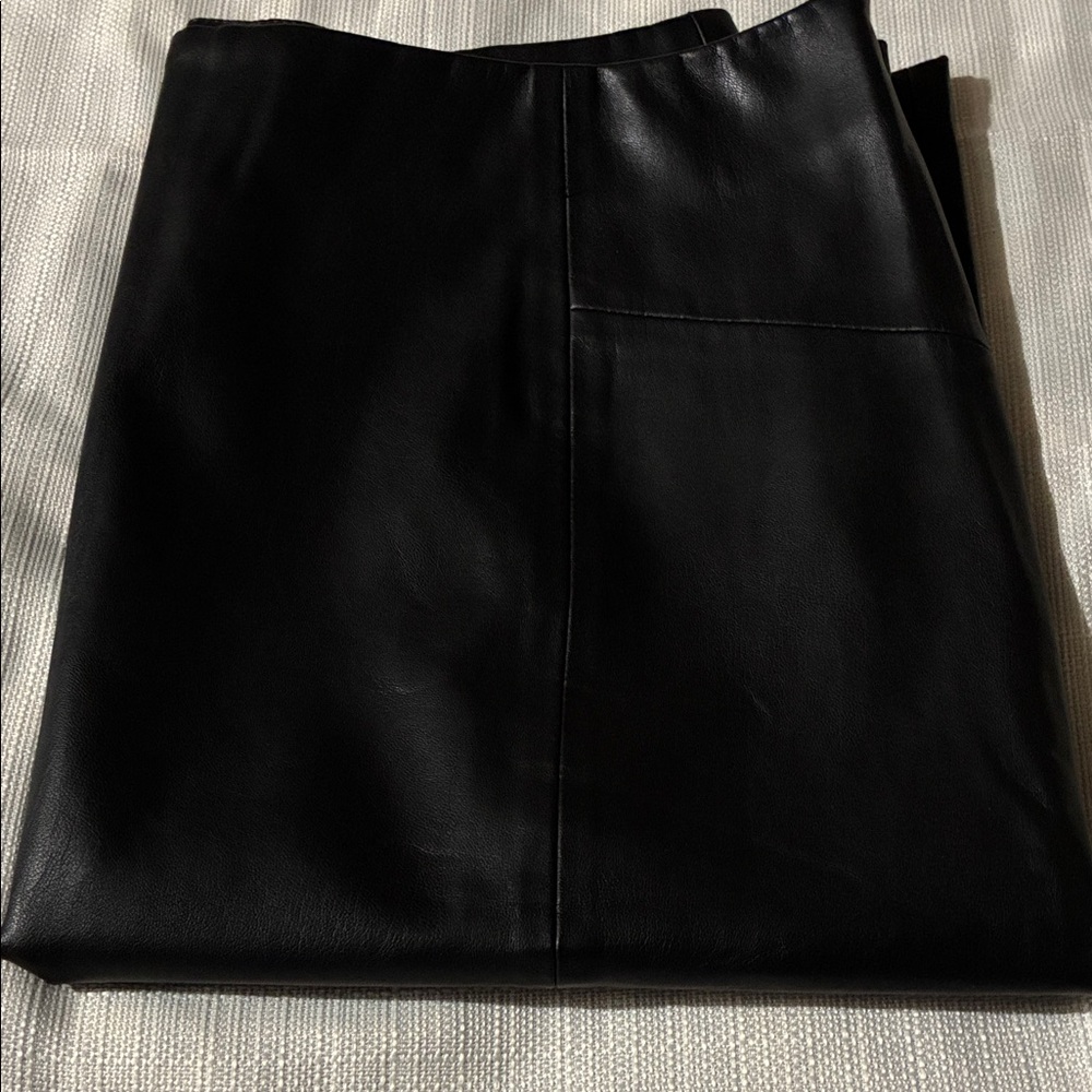 Chic Black Pencil Skirt - Picture 3 of 5